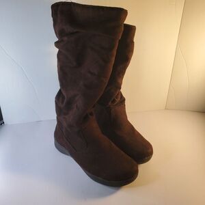 Relativity Faux Fur Dk Brown Lined Boots.  Size 7